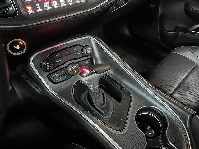 Dodge challenger sxt plus 3.6 v6 305pk 2015 - afbeelding 14 van  36