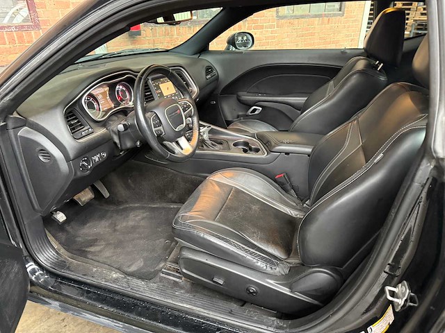 Dodge challenger sxt plus 3.6 v6 305pk 2015 - afbeelding 37 van  51