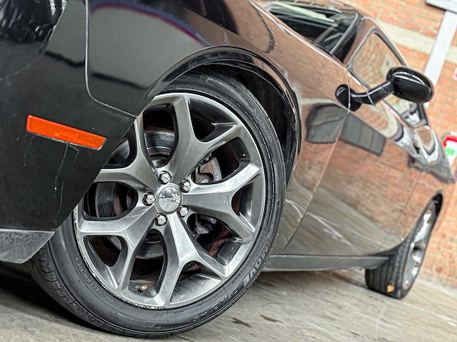Dodge challenger sxt plus 3.6 v6 305pk 2015 - afbeelding 34 van  51