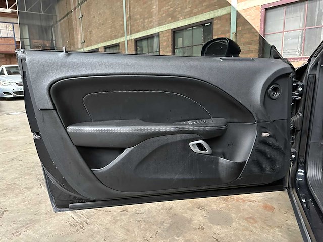 Dodge challenger sxt plus 3.6 v6 305pk 2015 - afbeelding 28 van  43