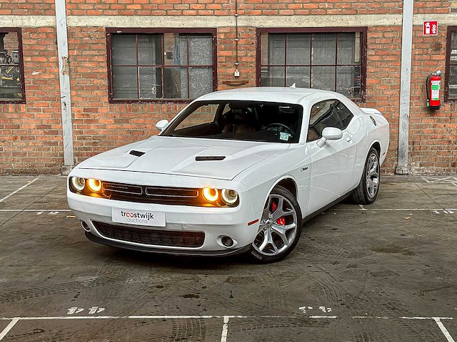 Dodge challenger sxt plus 3.6 v6 305pk 2015 - afbeelding 12 van  17