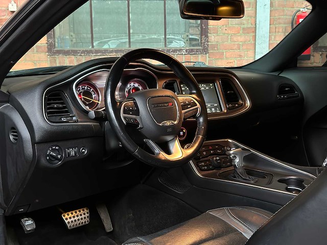 Dodge challenger sxt plus 3.6 v6 305pk 2015 - afbeelding 9 van  26