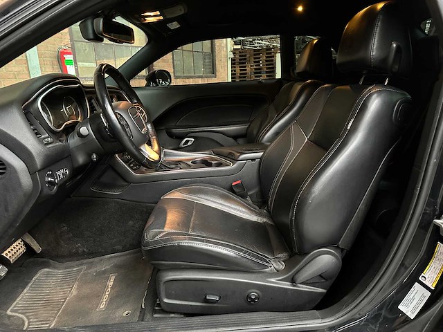 Dodge challenger sxt plus 3.6 v6 305pk 2015 - afbeelding 17 van  26