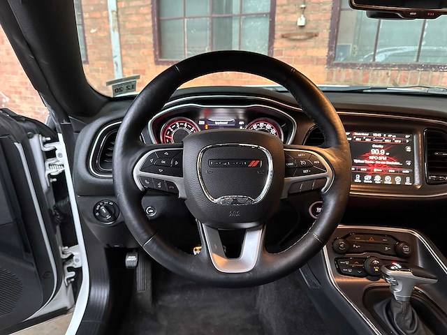 Dodge challenger sxt plus 3.6 v6 305pk 2015 - afbeelding 12 van  36