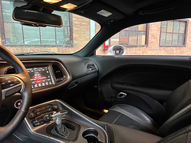 Dodge challenger sxt plus 3.6 v6 305pk 2015 - afbeelding 13 van  36