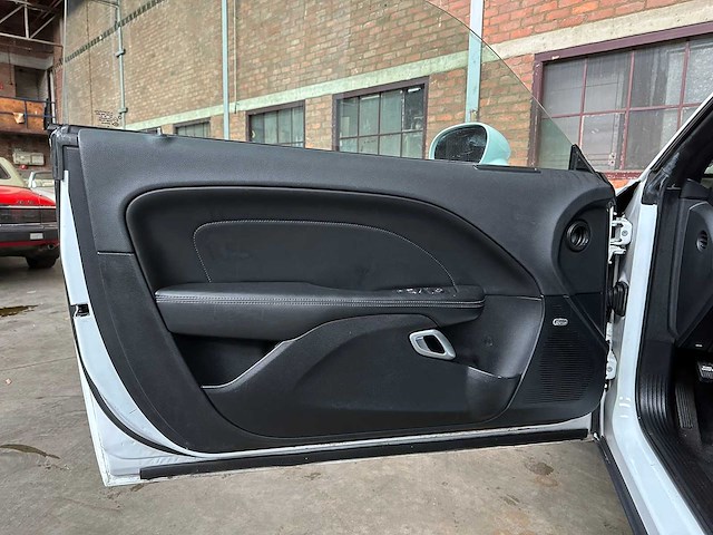 Dodge challenger sxt plus 3.6 v6 305pk 2015 - afbeelding 21 van  36