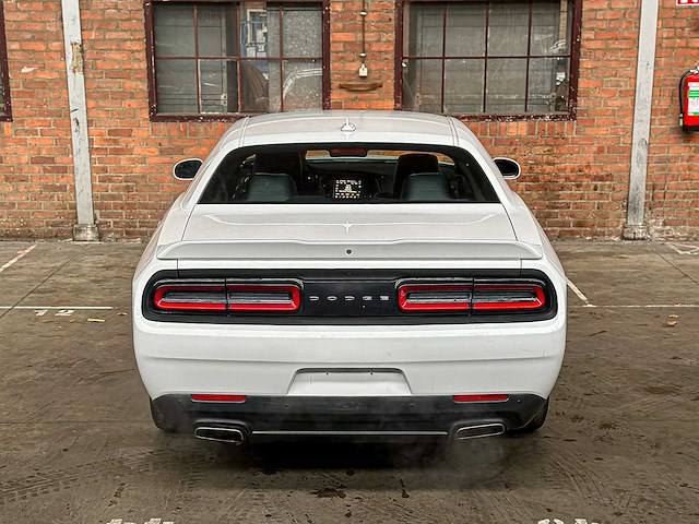 Dodge challenger sxt plus 3.6 v6 305pk 2015 - afbeelding 8 van  36