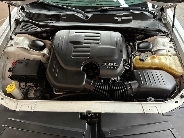 Dodge challenger sxt plus 3.6 v6 305pk 2015 - afbeelding 9 van  21