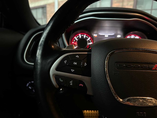 Dodge challenger sxt plus 3.6 v6 305pk 2015 - afbeelding 18 van  41