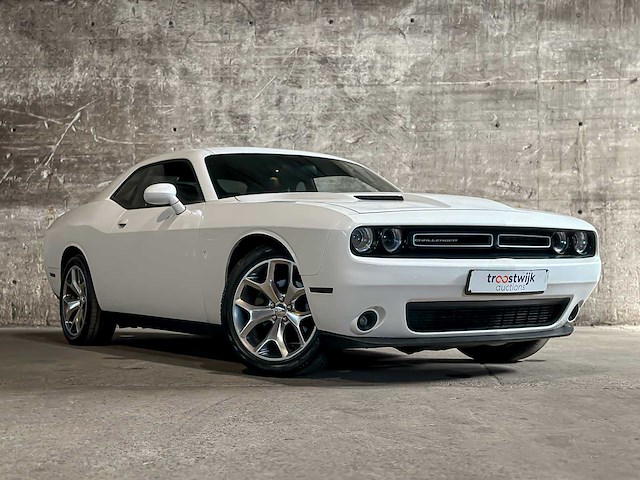 Dodge challenger sxt plus 3.6 v6 305pk 2015 - afbeelding 25 van  25