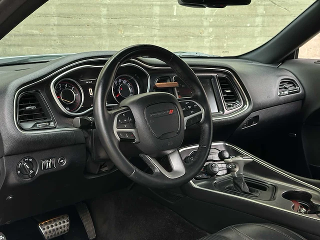Dodge challenger sxt plus 3.6 v6 305pk 2015 - afbeelding 16 van  71