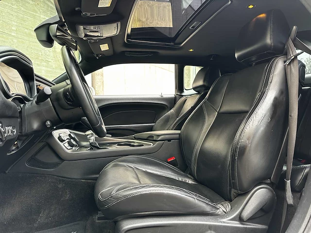 Dodge challenger sxt plus 3.6 v6 305pk 2015 - afbeelding 32 van  71