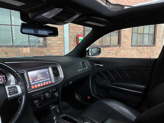 Dodge charger rt hemi 5.7 v8 375pk 2013 - afbeelding 32 van  46