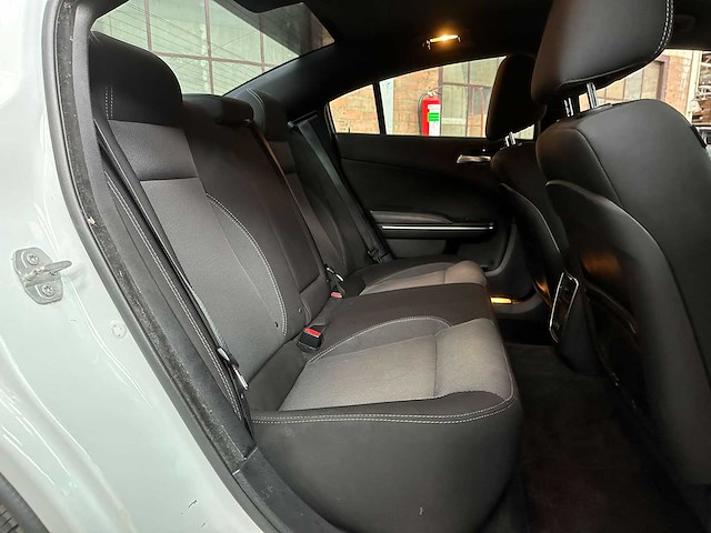 Dodge charger se 3.6 v6 292pk 2016 - afbeelding 31 van  38