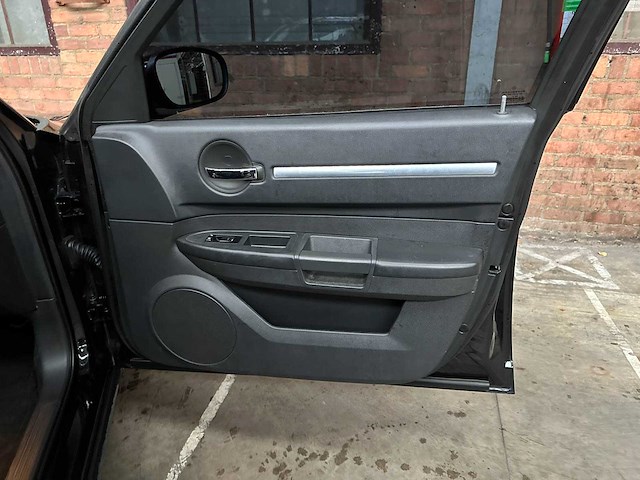 Dodge charger srt8 6.1 v8 425pk 2008 youngtimer - afbeelding 28 van  41