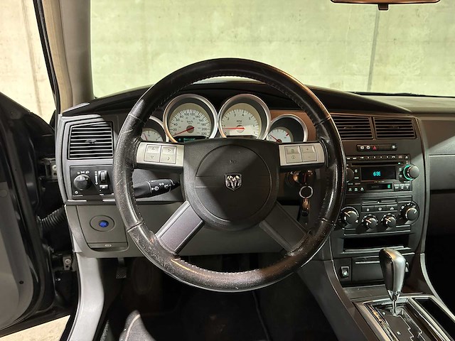 Dodge magnum r/t 5.7 v8 ghost challenger hemi hellcat 350pk 2005, t-140-bv - afbeelding 14 van  42