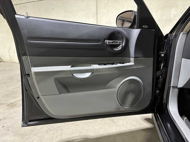 Dodge magnum r/t 5.7 v8 ghost challenger hemi hellcat 350pk 2005, t-140-bv - afbeelding 26 van  42