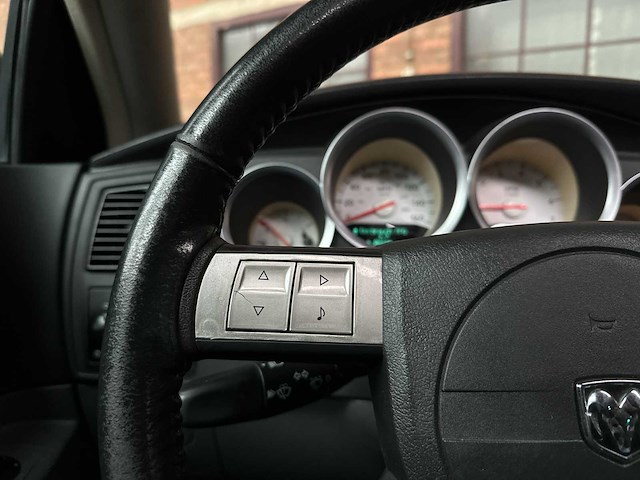 Dodge magnum rt hemi 5.7 v8 380pk 2005 - youngtimer - afbeelding 15 van  39