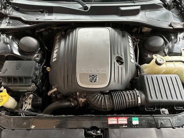 Dodge magnum rt hemi 5.7 v8 380pk 2005 - youngtimer - afbeelding 28 van  39