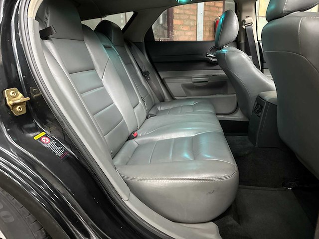 Dodge magnum rt hemi 5.7 v8 380pk 2005 - youngtimer - afbeelding 32 van  39