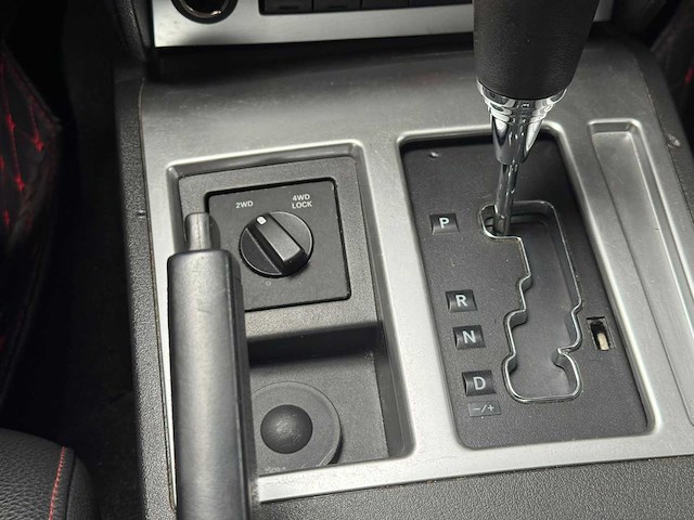 Dodge nitro 2.8 crd sxt automaat, 37-vtp-1 - afbeelding 3 van  13