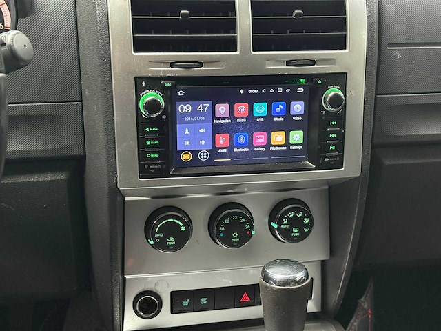 Dodge nitro 2.8 crd sxt automaat, 37-vtp-1 - afbeelding 8 van  13