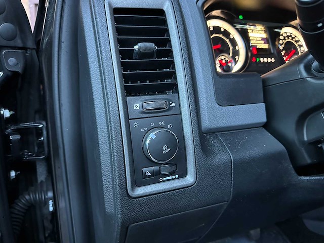 Dodge ram 1500 5.7 hemi v8 2018 6-persoons - afbeelding 18 van  39
