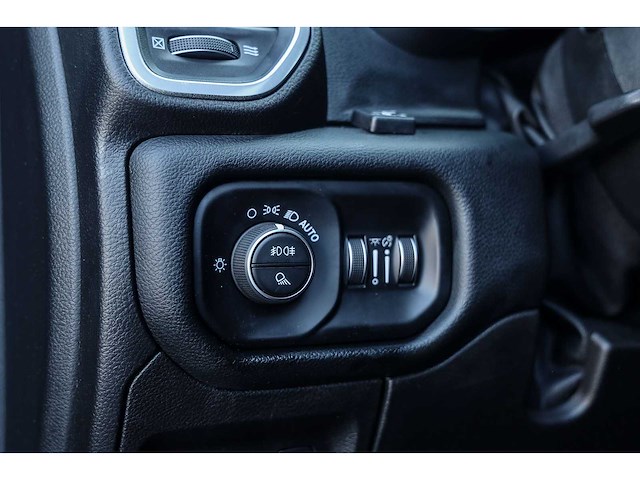 Dodge ram 1500 5.7 v8 4x4 crew cab laramie 2019 lpg - afbeelding 40 van  50