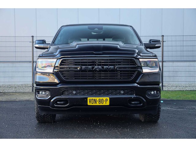 Dodge ram 1500 5.7 v8 4x4 crew cab laramie 2019 - afbeelding 23 van  25