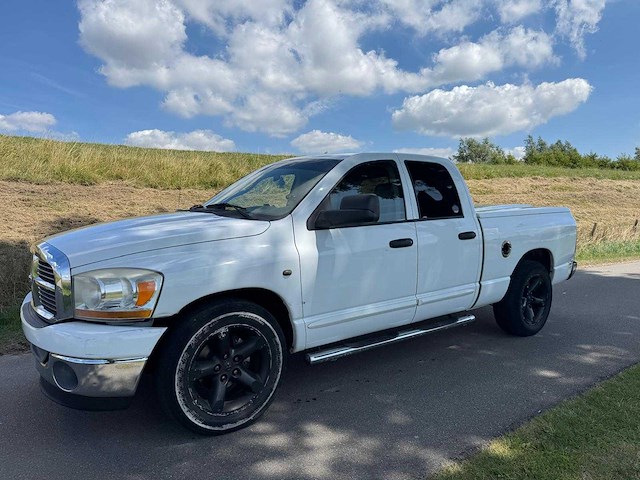 Dodge ram 1500 5.7 v8 4x4 qc 6'4 6- 6-vdg-01 - afbeelding 12 van  21