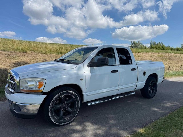 Dodge ram 1500 5.7 v8 4x4 qc 6'4 6- 6-vdg-01 - afbeelding 1 van  21