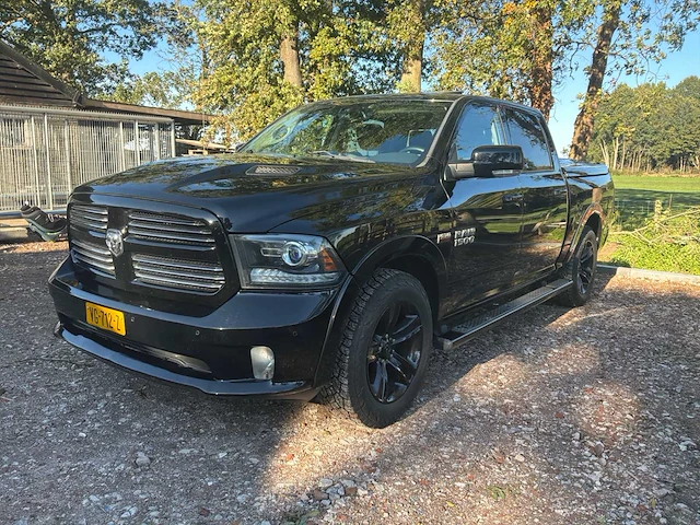 Dodge ram 1500 5.7 v8 qc 6'4 bedrijfswagen - afbeelding 1 van  25