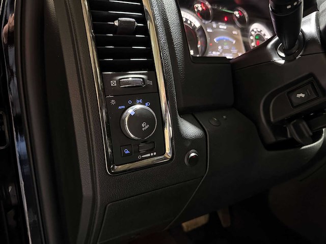 Dodge ram 1500 5.7 v8 quad cab 6'4 401pk 2015 (origineel-nl), vn-540-b bedrijfswagen - afbeelding 22 van  49