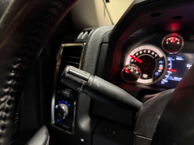 Dodge ram 1500 5.7 v8 quad cab 6'4 401pk 2015 (origineel-nl), vn-540-b bedrijfswagen - afbeelding 26 van  49