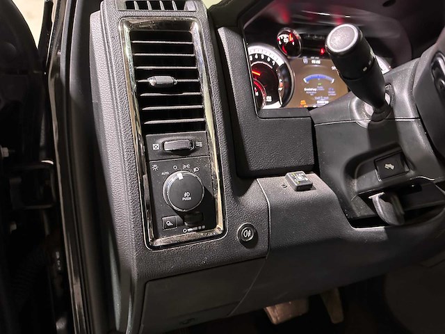 Dodge ram 1500 5.7 v8 quad cab 6'4 401pk 2018, v-442-ll bedrijfswagen - afbeelding 11 van  44