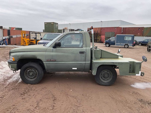 Dodge ram 2500 vliegtuigsleper - afbeelding 8 van  11