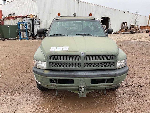Dodge ram 2500 vliegtuigsleper - afbeelding 11 van  11