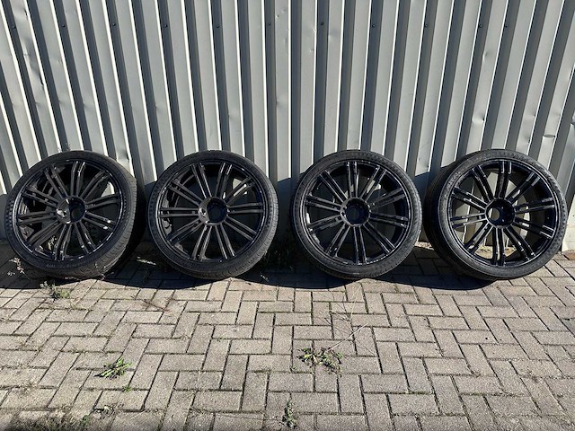 Dodge ram velgen 24" 5x139.7 - afbeelding 3 van  11