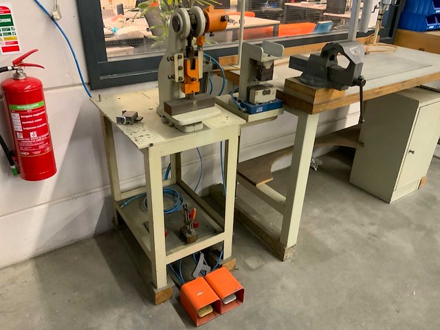 Doedijns pneumatische pers - afbeelding 1 van  9