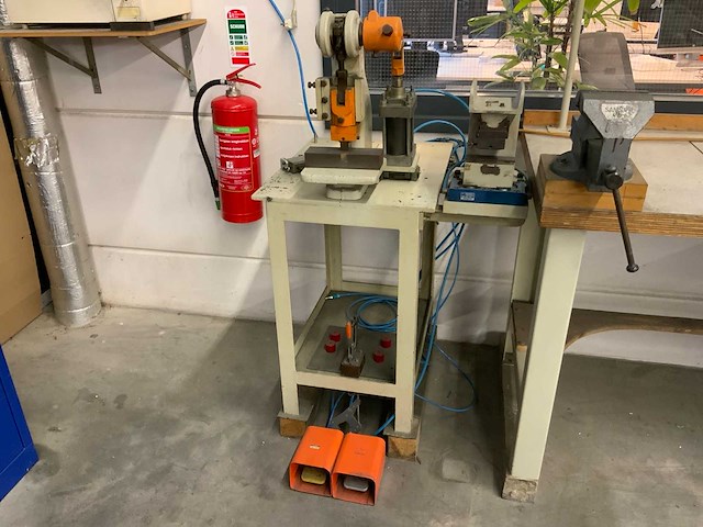 Doedijns pneumatische pers - afbeelding 2 van  9