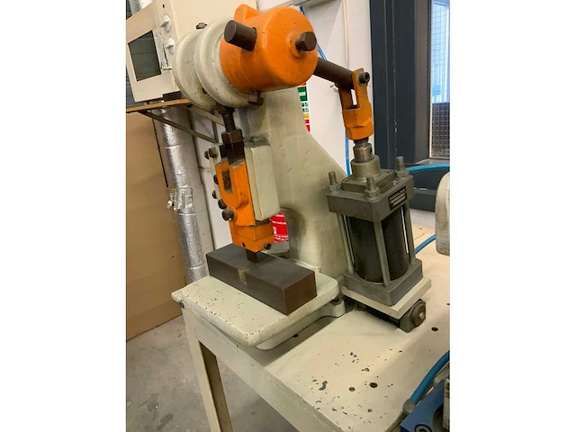 Doedijns pneumatische pers - afbeelding 4 van  9