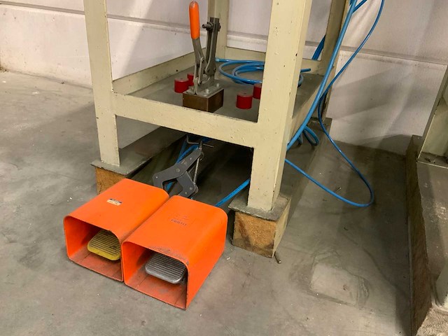 Doedijns pneumatische pers - afbeelding 7 van  9