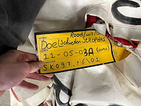 Doelschieten op de stropdas (rood/wit/blauw) - afbeelding 1 van  4