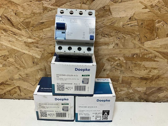 Doepke dfs4 aardlekschakelaar 4p 40a 0.03a type a (3x) - afbeelding 1 van  4