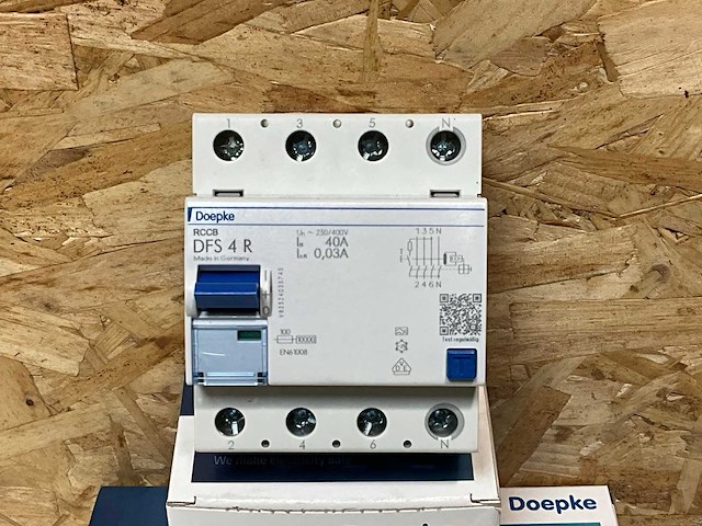 Doepke dfs4 aardlekschakelaar 4p 40a 0.03a type a (3x) - afbeelding 2 van  4