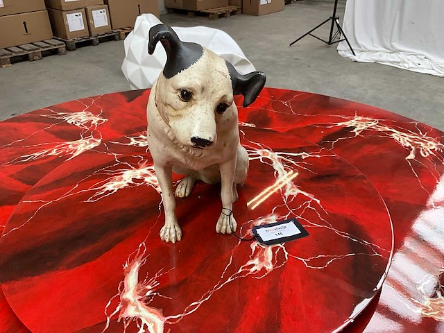 Dog statue - afbeelding 1 van  2