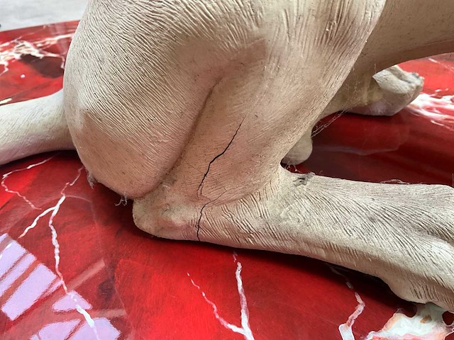 Dog statue - afbeelding 2 van  2