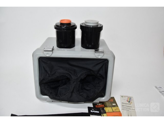 Doka benodigdheden analoge fotografie. - afbeelding 2 van  4