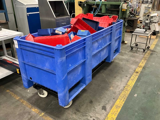 Dolav palletbox en voorraad grijpbakken - afbeelding 1 van  4