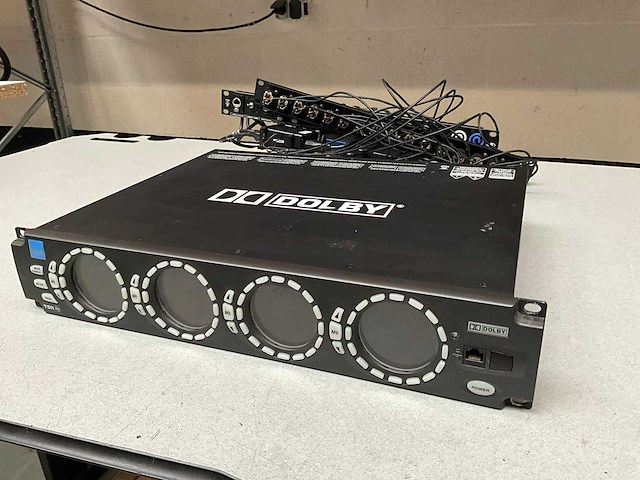Dolby lake lp4d12 4-in/12-out loudspeaker processor - afbeelding 1 van  6